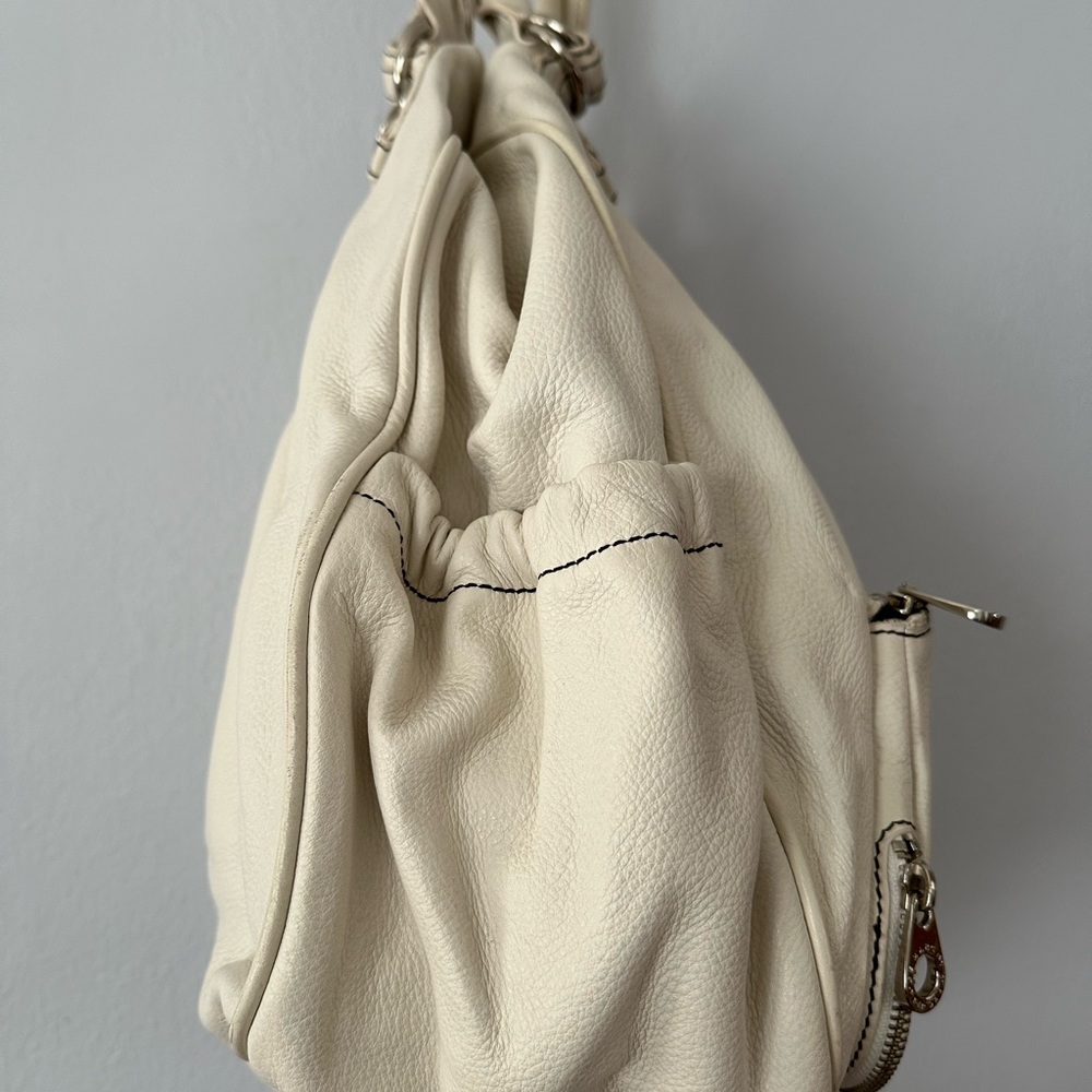 EUC Marc by Marc Jacobs white leather shoulder bag - Picture 3 of 4